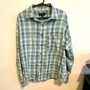 Cotton On Men's M Green/White Plaid Long Sleeve Point Collar Button-Up